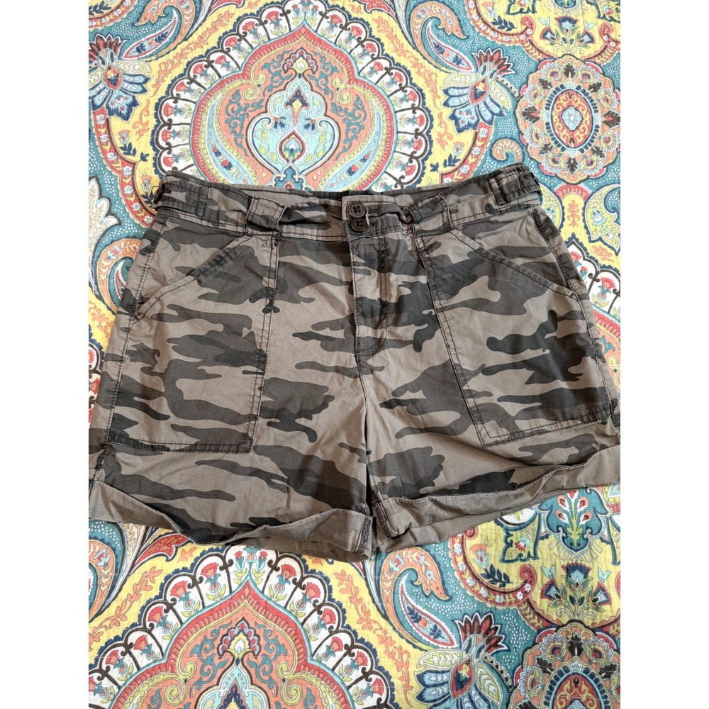 Sanctuary Boyfriend Utility Cargo Shorts Women S Green Camo Excellent 
Outdoor